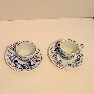 VTG AVON DEMITASSE COLLECTIBLE CUP AND SAUCER SETS FLORAL DESIGN QYY 2